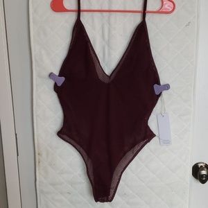 Tobi Big Waves One Piece Swimsuit in Wine Size L